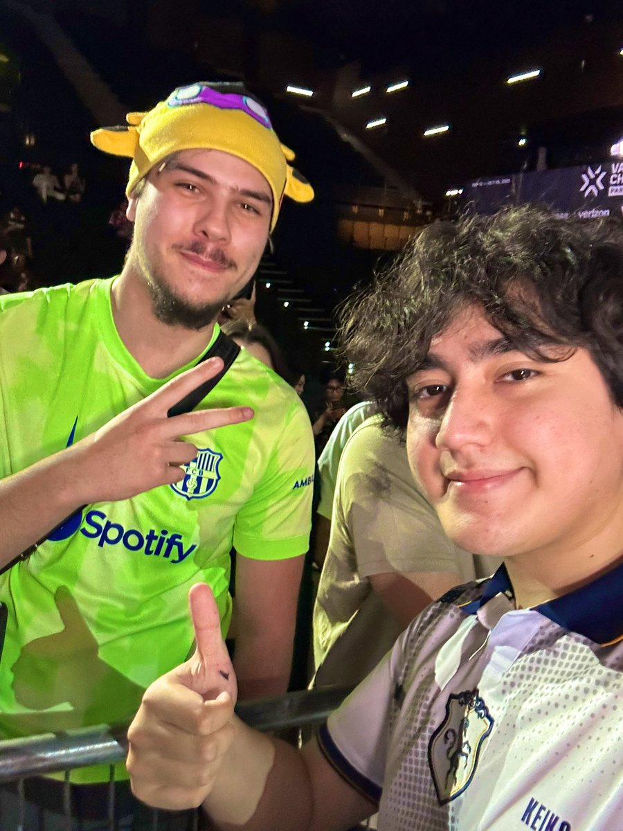 TropiC932's tweet photo. 2 aimbots on the same picture
@LiquidValorant
#flickmaster
#proplayers
#championsparis
#TLonTop https://t.co/eR8ibHQnNF