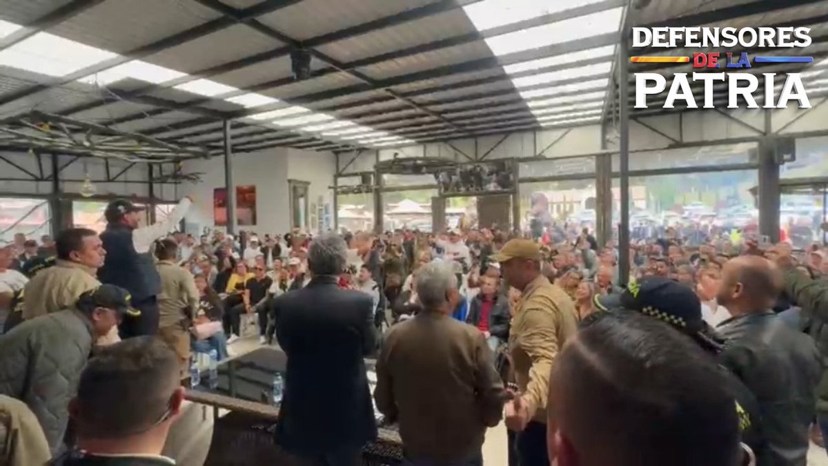 Desde Cajicá, centenares de empresarios cundinamarqueses, que día a día hacen patria, acudieron a la cita por la defensa de la democracia.

¡Firme por Cajicá!, ¡Firme por la Patria! 🫡🇨🇴