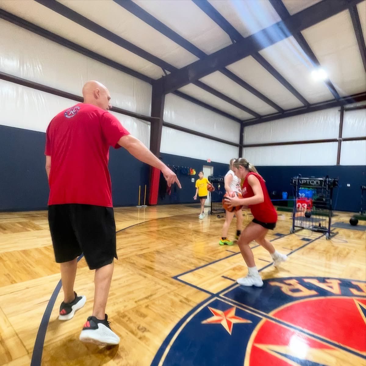 TLSBasketball's tweet photo. Excited to integrate this new accessory in our raptor training! Thank you @ballattachment 🎉 #ballattachment #playerperformancetraining #strength #agility #quickness https://t.co/jmkC6URDp5