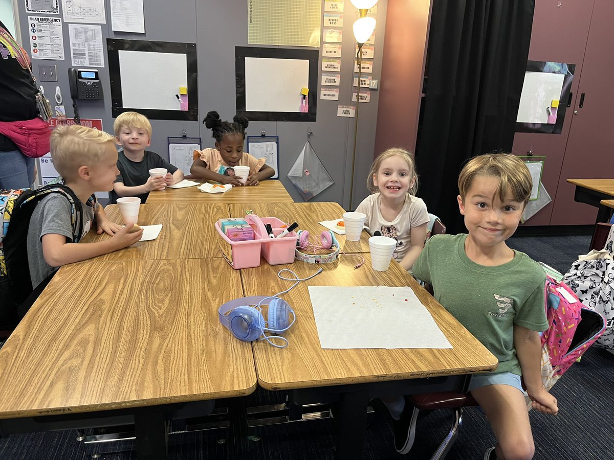 First Grade collected over 200 school supplies for their service project. They celebrated with cookies and punch! Eagles Soar!🦅