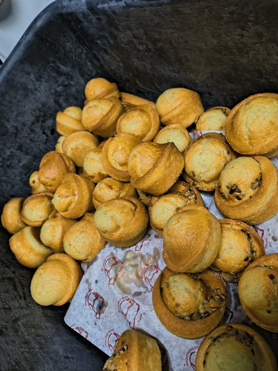chefmarcoleanos's tweet photo. Mantecadas de naranja 🍊 #chefmod #cheflife https://t.co/GqJtuBtg4f