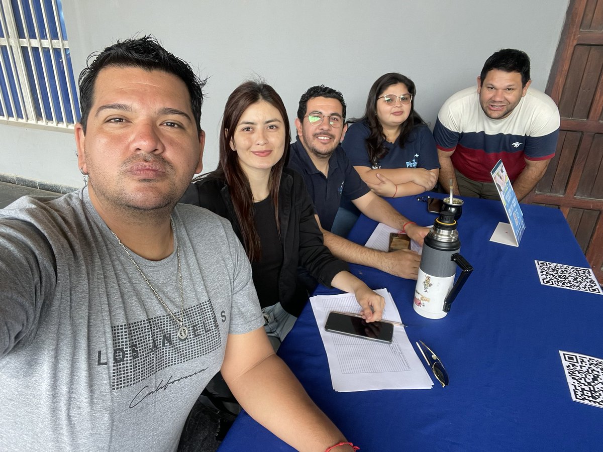 Rossfe90_'s tweet photo. Fue larga la jornada del Viernes..
Con mirada al Futuro…

Capacitación de Manipulación segura de Alimentos…. Qué Tremendo EQUIPO maneja la O.E🫶🏻 https://t.co/4lp5Z3khsc