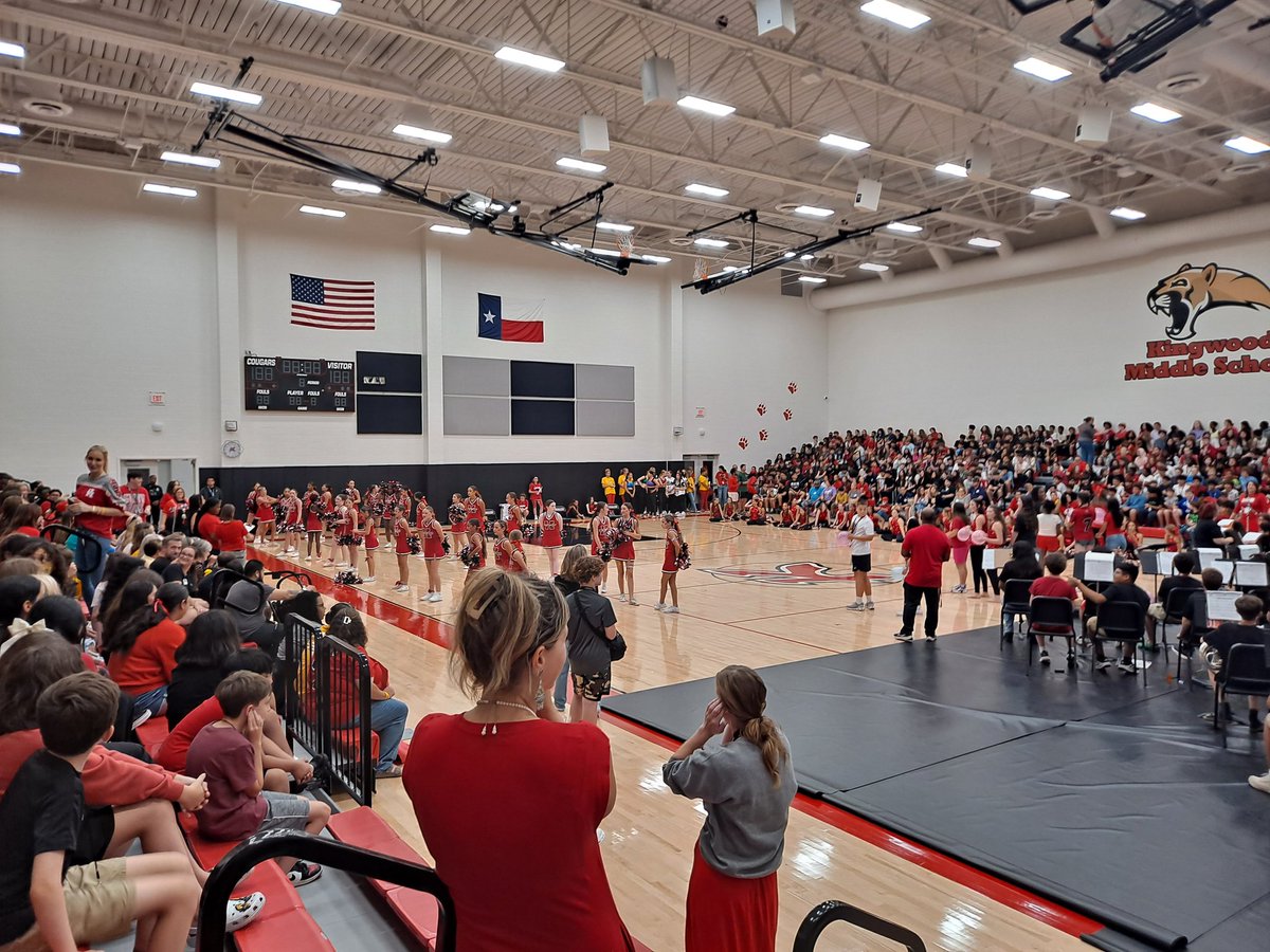 So #excited for the 1st Pep Rally of the school year!!! <a href="/HumbleISD_KMS/">Kingwood Middle</a> #KMSCougarPride