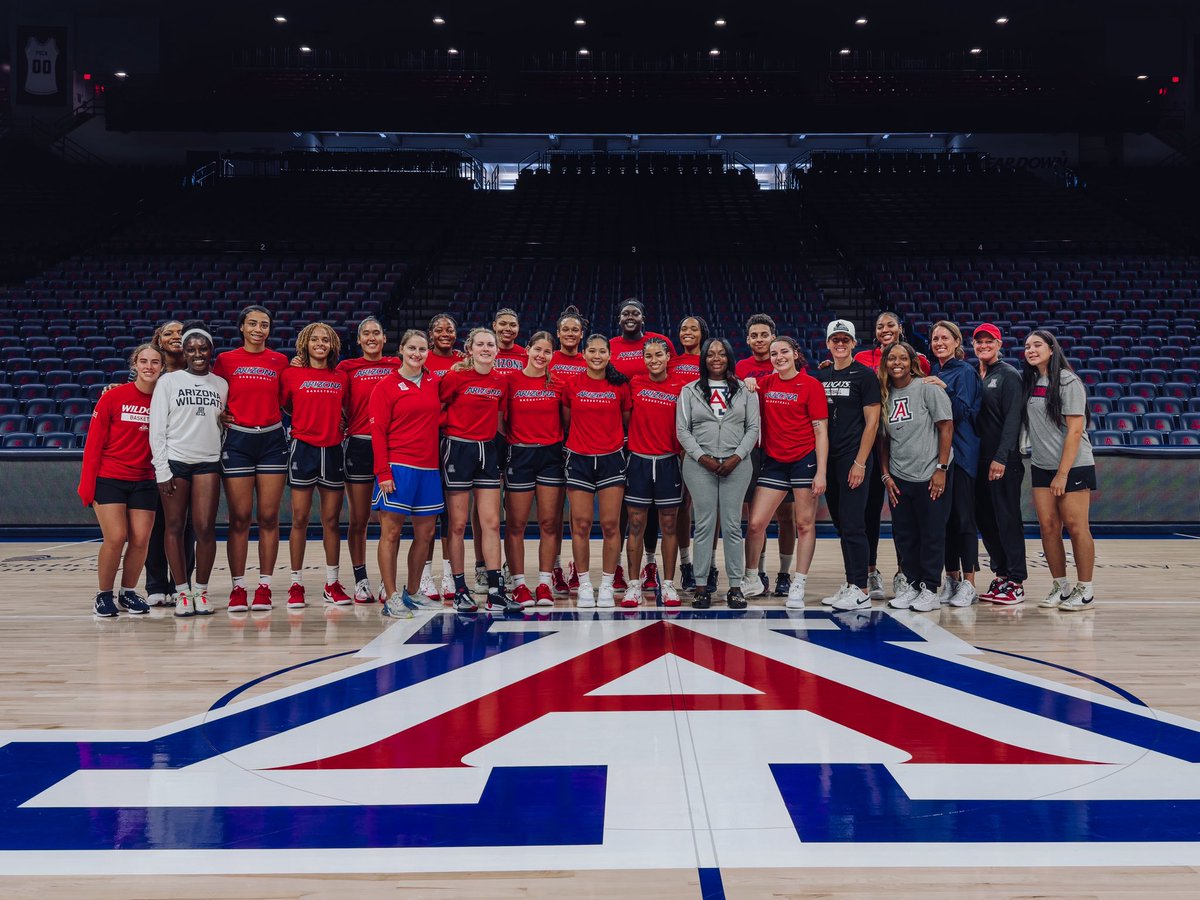 Special visit today from the great Dee-Dee Wheeler! 🐻⬇️

#BearDown