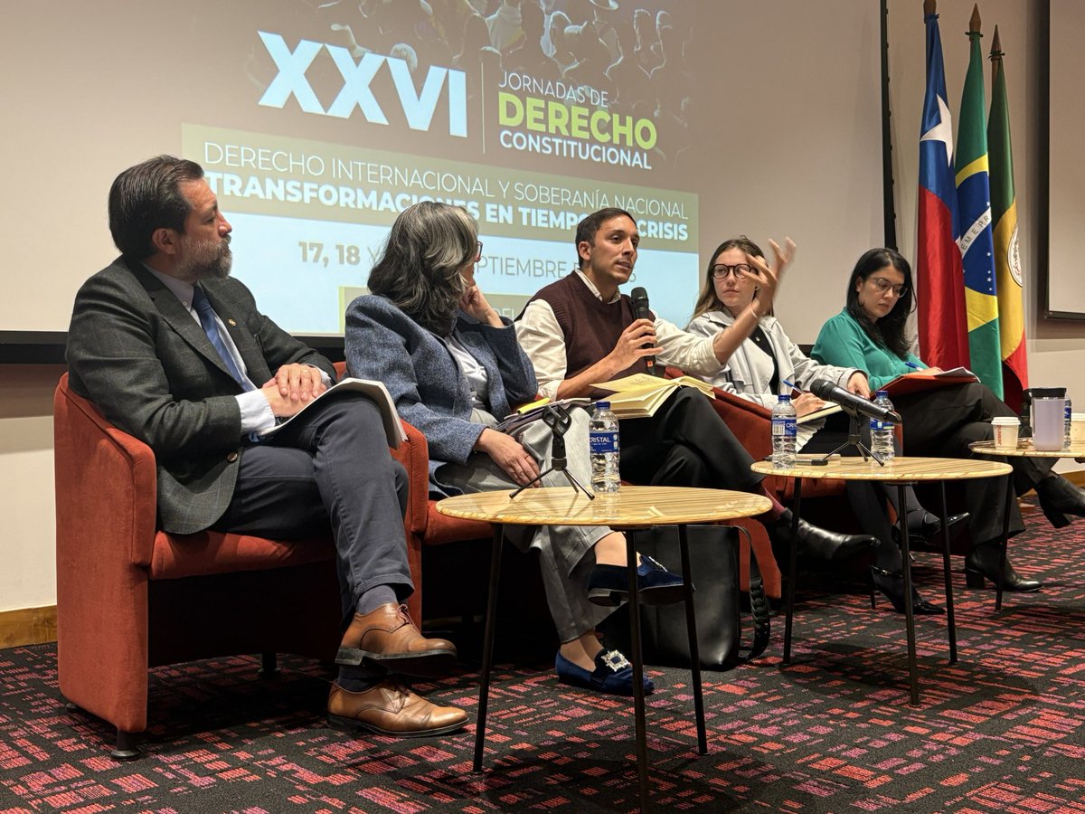 DerConstUEC's tweet photo. @JEP_Colombia @UExternado Paola Andrea Acosta Alvarado y Daniel Rivas Ramírez nos presentan la ponencia “Verde, el nuevo color del colonialismo: Bonos de carbono, pueblos indígenas y la nueva cara del despojo.” https://t.co/dMaLS6U3j8