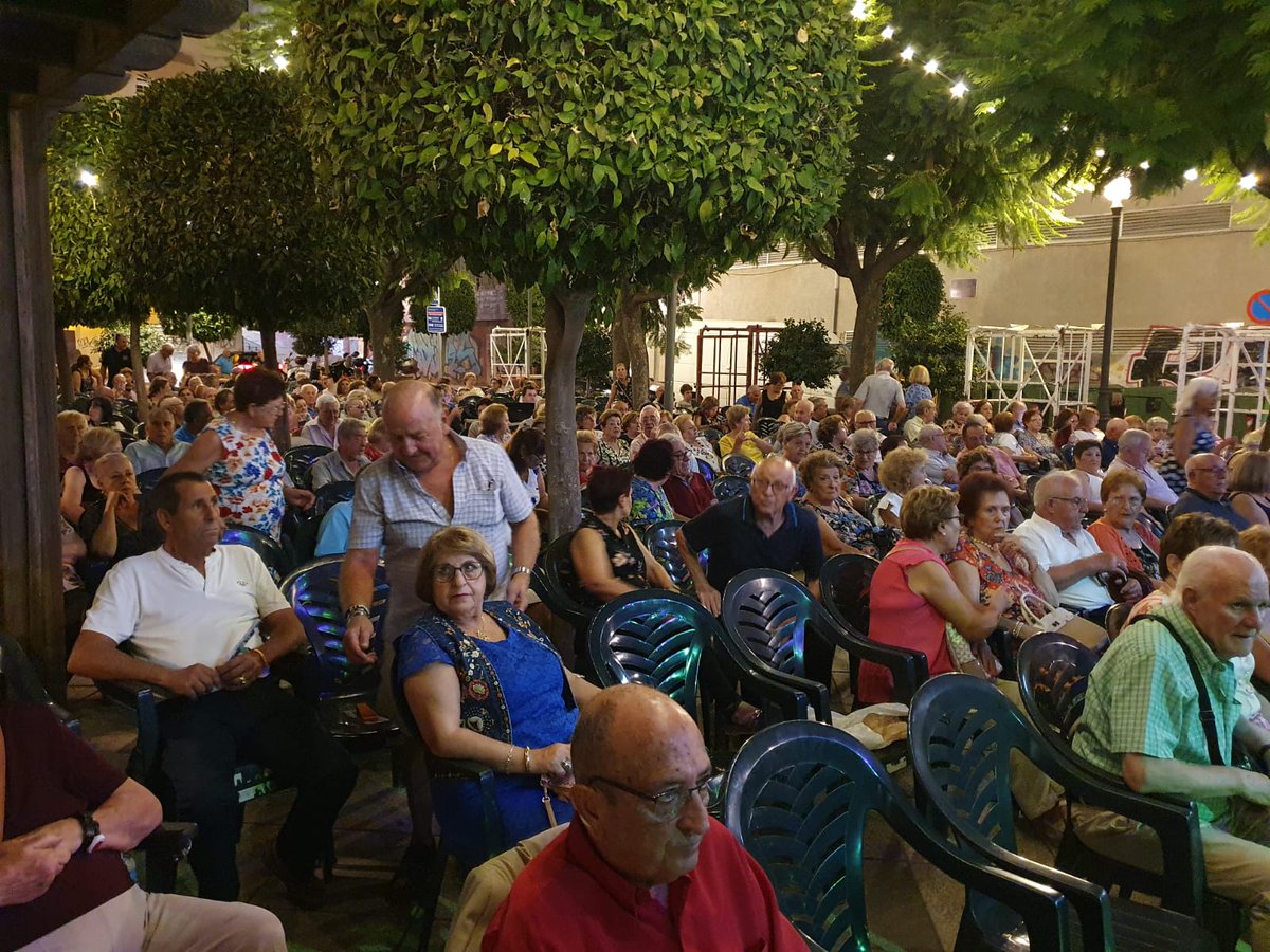 🎉 El alcalde, <a href="/jangelalfonso/">José Ángel Alfonso</a>, y concejales de la Corporación municipal, han realizado un recorrido por algunas de las actividades recogidas en la programación de las Fiestas Patronales 2025 para esta noche de viernes, como el novedoso Pasacalles de las Peñas Carrocistas de...