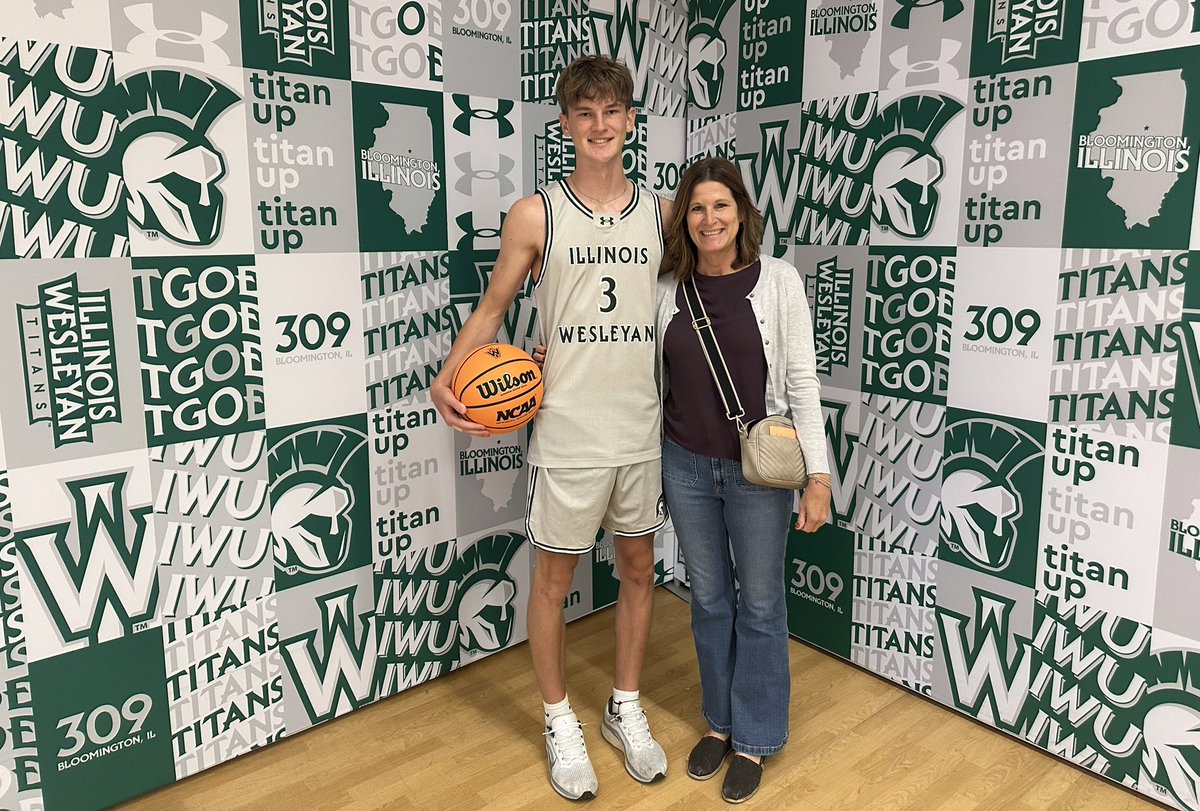 After a great visit at Illinois Wesleyan, I’m very grateful to have received my first offer to continue my academic and athletic career. Thanks to <a href="/CoachAndyE/">Andy Etheridge</a> <a href="/LThompsonHoops/">Liam Thompson</a> and Ron Rose for a great day! <a href="/IWUBasketball/">Illinois Wesleyan Basketball</a>