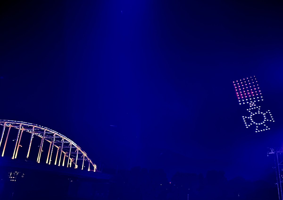 Victoria Cross over the Arnhem bridge. Good night. #MarketGarden81