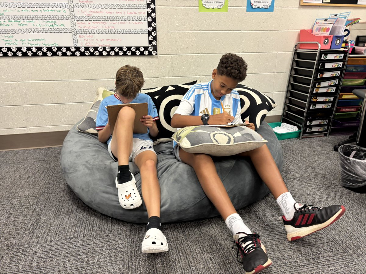 ElisaDelisa72's tweet photo. 7th grade is diving into our first unit, Más allá de la Democracia! The centers are packed with fun, and teamwork is making the experience even better.
Let’s Go Cougar’s! 💛🖤
@APSDualLang 
@SuttonCougars 
@Pedroarena_DLI 
@MerriweatherEDU 
@fhenderson1908 
@FPB_7thgradeAP https://t.co/cUvh1rkOGq