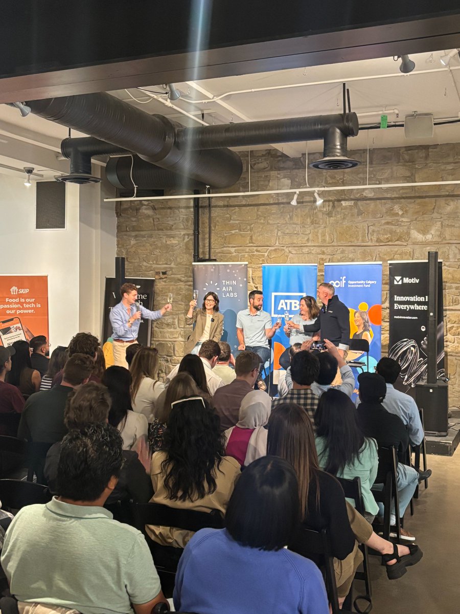 🥂 Cheers 🥂 to a full house last night at Tech Thursday where we celebrated the launch of Season 3 of The Founder Mindset podcast!
🙏 S3 panelists
🔹 Remi Schmaltz, Brilliant Harvest 
🔹 Sabina Bruehlmann, Nimble Science 
🔹 Benjamin Kemp, Ambyint 
 🎧 bit.ly/46tUv55