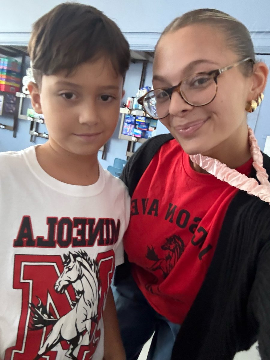 Ms. Leeds tweet media