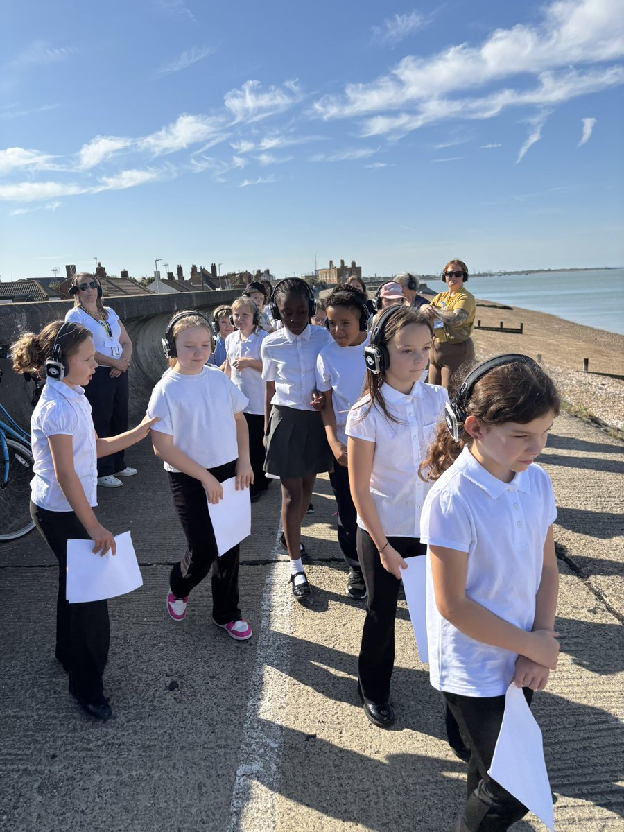 Ensemble Byron tweet media