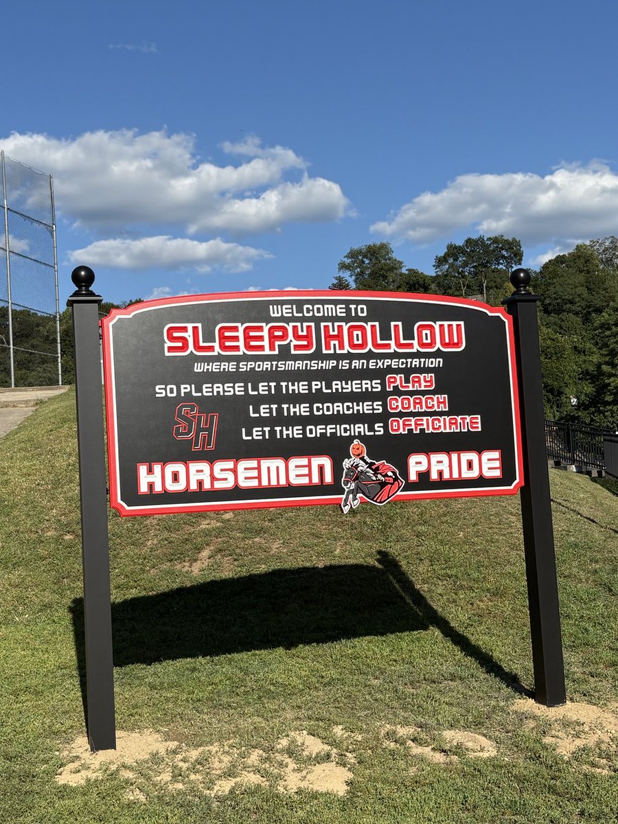 New Sportsmanship sign installed!  Let the Players Play ✅ Coaches Coach ✅ and Officials Officiate ✅. ⁦⁦<a href="/SHHSNY/">Sleepy Hollow High School</a>⁩ ⁦<a href="/ufsdtarrytowns/">Tarrytown Schools</a>⁩ ⁦<a href="/TarrySup/">Ray Sanchez</a>⁩ ⁦<a href="/rkidslearning/">Brian Fried</a>⁩ #HorsemenPride