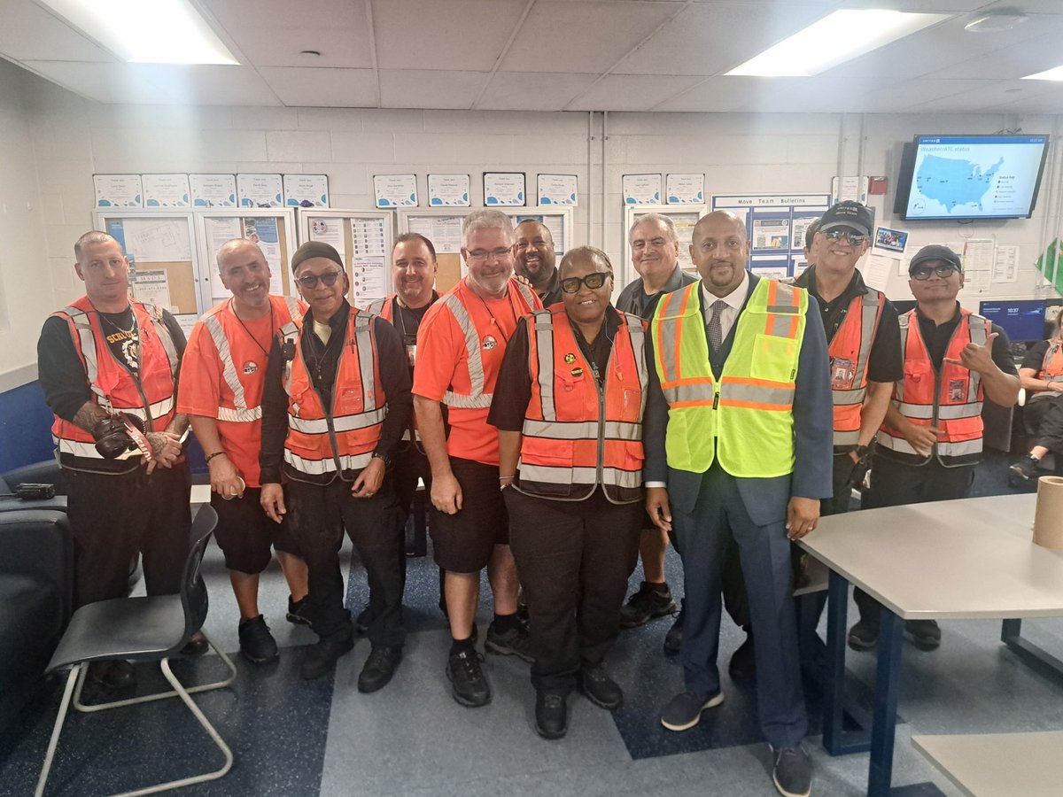 IAM_Union's tweet photo. IAM Political Director Hasan Solomon spoke to Local 914 @iamairtransport members of Newark Airport about the critical New Jersey elections this year, including our endorsed gubernatorial candidate, @MikieSherrill ✊ #IAMvoting https://t.co/pidZaftiDR