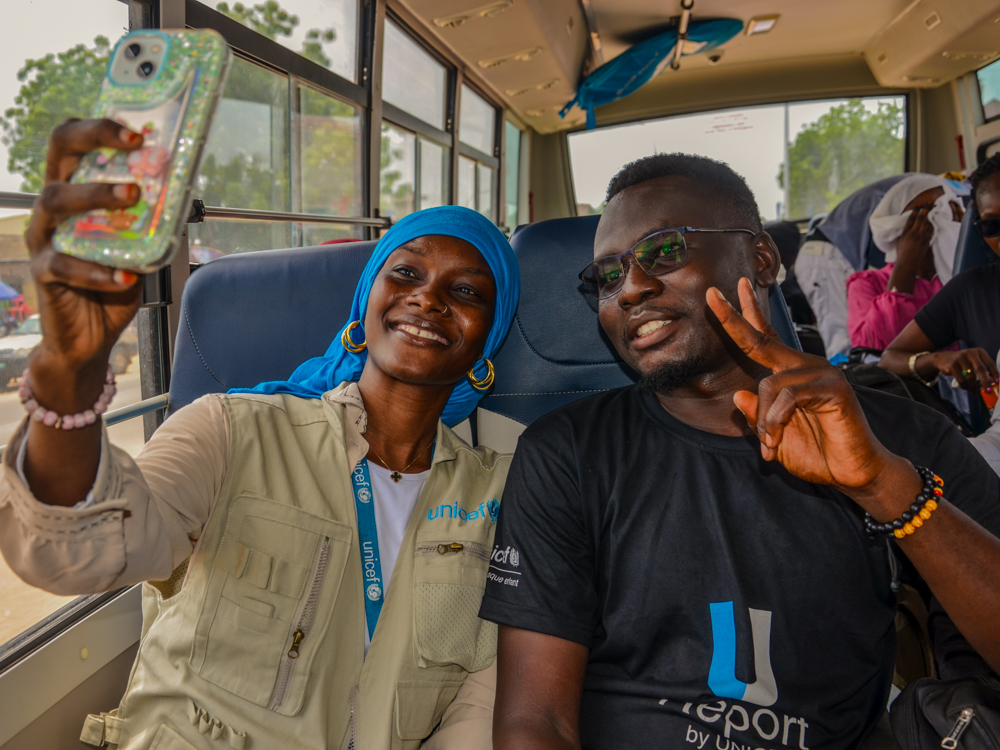 UReportChad's tweet photo. Le départ est lancé 🚍
Direction Bongor pour des jours intenses d’échanges et d’actions avec les U-Reporters venus de tout le Tchad.

#UAction #RencontreNationale #UReportTchad https://t.co/DlmQM6jaVa