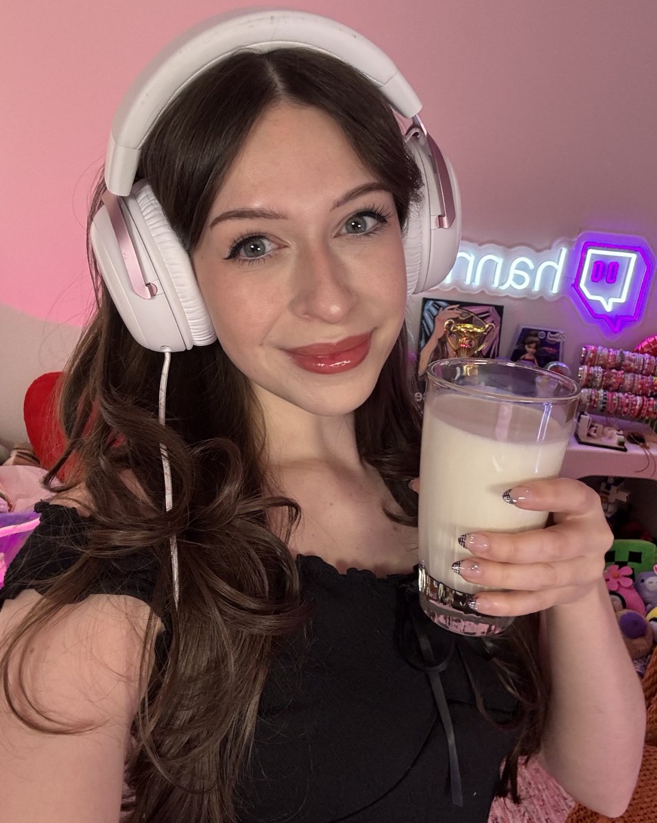 I’m LIVE NOW in partnership with
<a href="/GonnaNeedMilk/">Milk</a> playing Bedwars with the Lifesteal SMP! 🥛 #ad #gonnaneedmilk

Come join the stream!