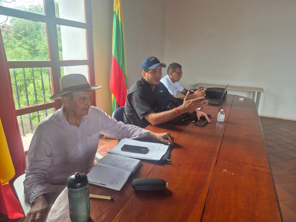 Mompox, Atlántico 
Se inicia la reunión en Mompós sobre la medición inteligente AMI con presencia del alcalde distrital, Juan Sebastián Sinning; el gerente de Afinia de Bolívar, Edilberto Agamez y el coordinador de la Liga Nacional de Usuarios en la Costa Caribe Norman Alarcón.