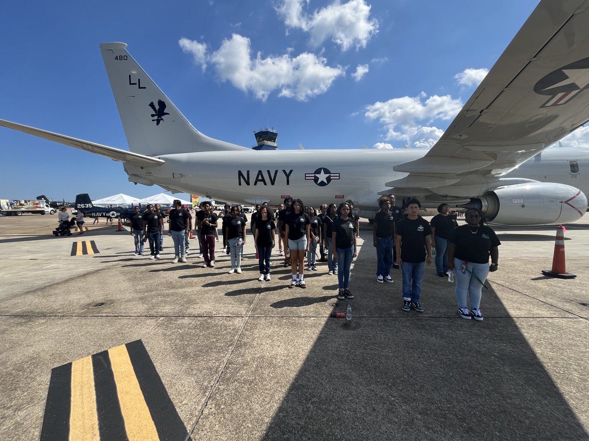 HeritageHS's tweet photo. Our NJROTC Program had a busy Friday. First stop was all about touring the campus of Norfolk State University. There, HHS Alum welcomed them. After, they traveled to the Oceana Navy Base to explore opportunities and view the air show.
#NNPSProud #CanePride #INFLUENCE https://t.co/hwpuWa8NQ6