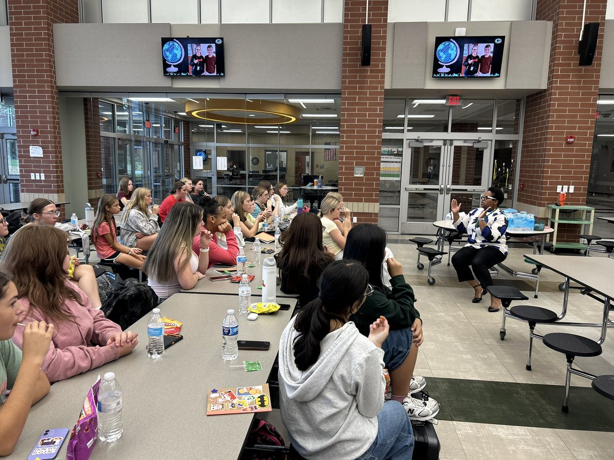 A huge thank you to our Director of Teaching and Learning, Dr. Jackson, for speaking to our Leading Ladies group today about careers in education and her journey ! 💚💛 <a href="/Dr_MJackson1/">Dr. Michelle Jackson</a>