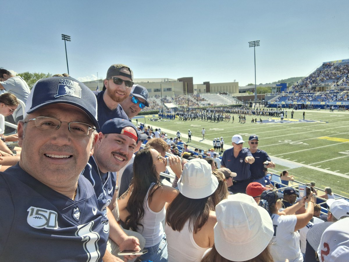 MarcjzHARTFORD's tweet image. As we go from Delaware, to @BallStateFB of Delaware County, Indiana, our award-winning @SonsOfNutmeg tailgate menu is here for what looks to be a beautiful day! Gate C. We are looking forward to a great day of 🏈 and a @UConnFootball win! Let&apos;s go!! @KSOB9188 @mkabs320 #BlockC