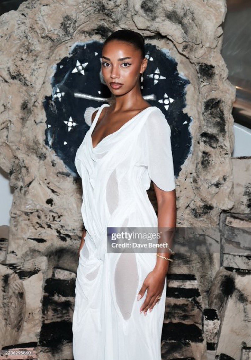 umafiles's tweet photo. London fashion week 🔥🔥 https://t.co/GMmdR1bS4j