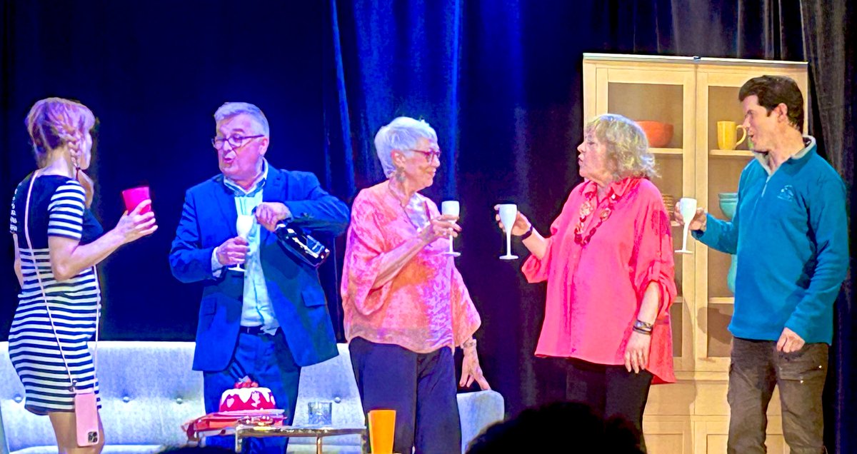 isabelle_blin's tweet image. Belle représentation à la Mairie du 9eme d’une pièce sur les 80 ans de la Sécurité Sociale mise en scène et interprétée par @BlandineMetayer ! Bravo!