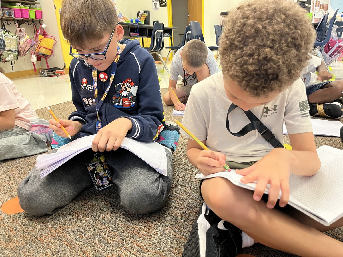 gses_929's tweet photo. 2nd graders working on writing responses about the book “The Great Eggscape”! 🥚 ✏️ #writing #fun #NNPSProud #OneNNPS https://t.co/uhWNtougRs