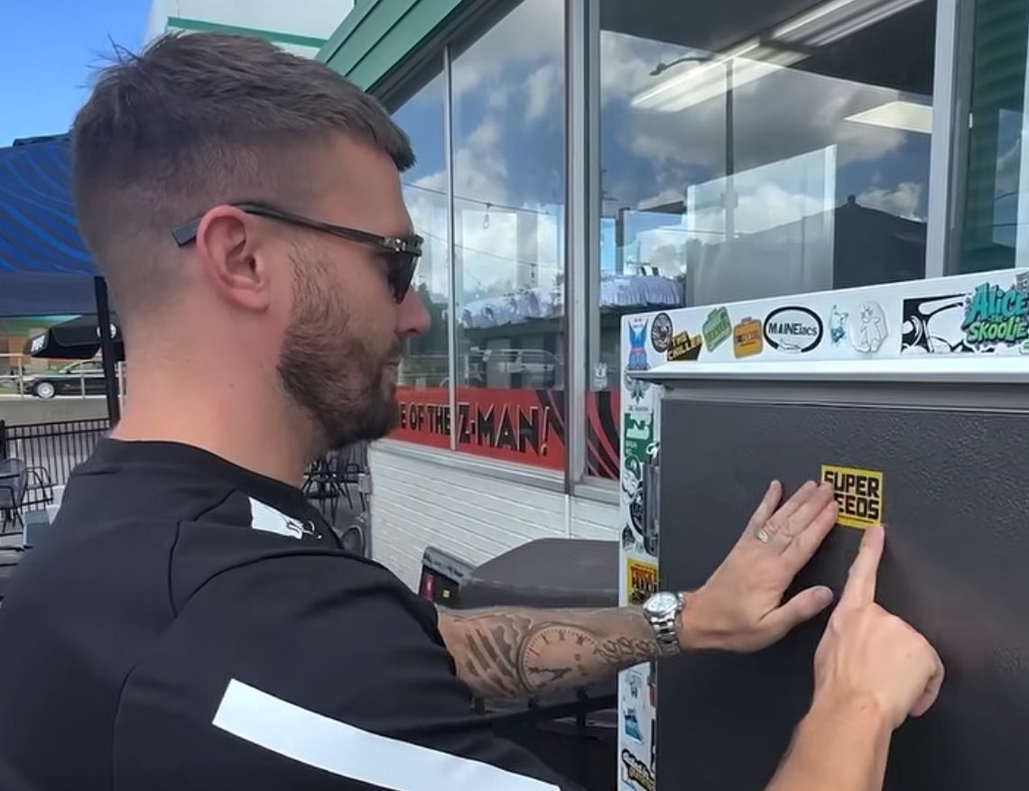 🇺🇸 Stuart Dallas leaving a little memento behind in Kansas City #LUFC #LeedsEverywhere <a href="/dallas_stuart/">stuart dallas</a>