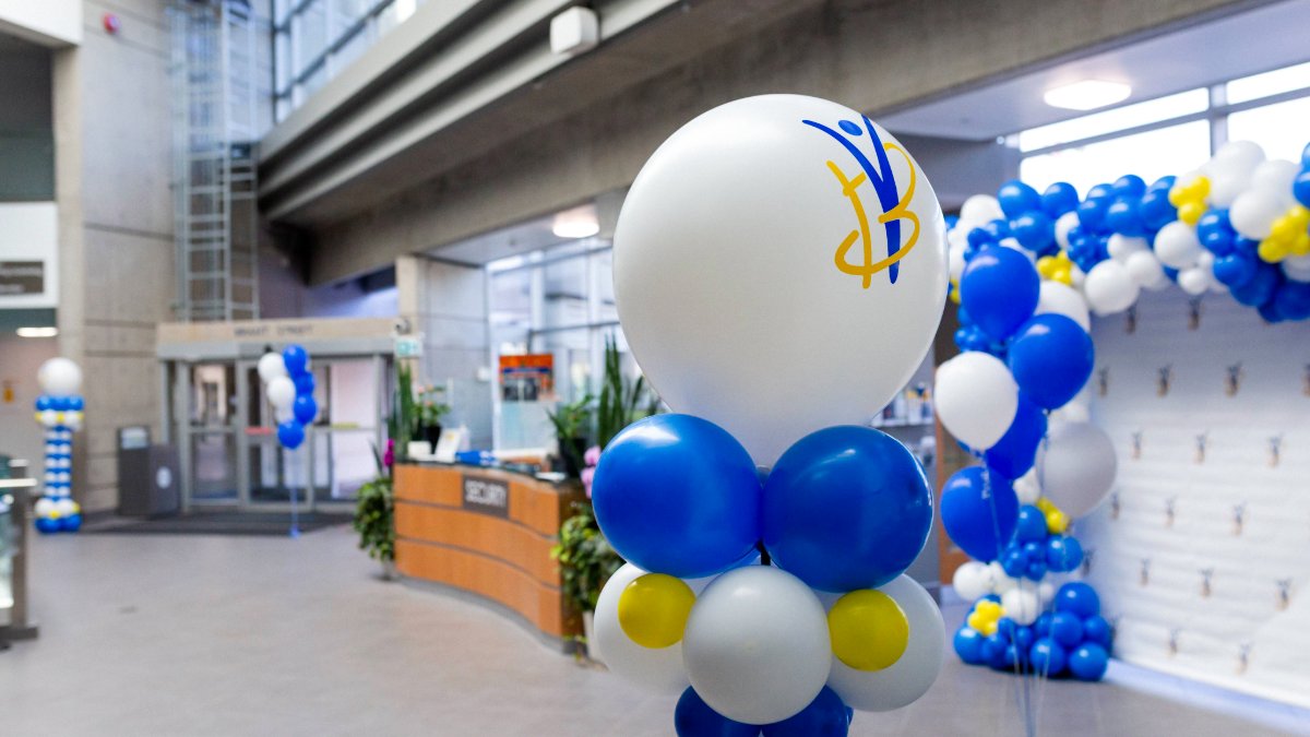 Do you know someone who's making a big difference in our city?

#BurlON's Civic Recognition program is accepting nominations for outstanding individuals and groups who've made our community better.

Nominations are open at bit.ly/462rHPG until Sept. 26.