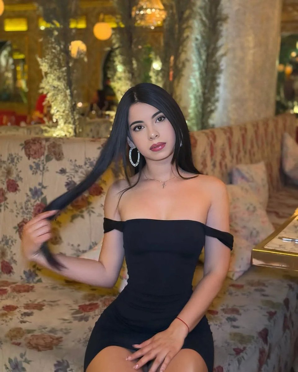 AngyPicks's tweet photo. La chica del vestido negro 🖤 https://t.co/7RR1OW0D6H