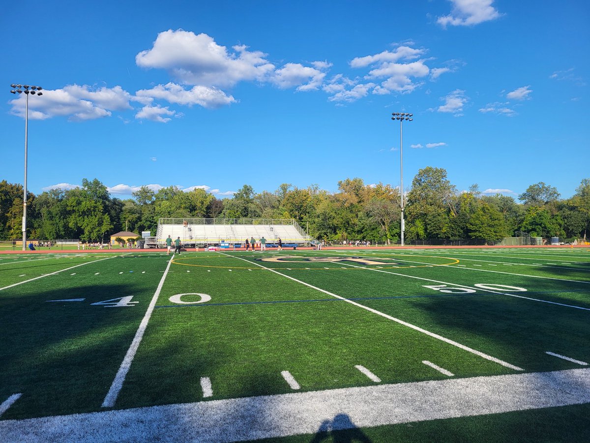 ryanwpatti's tweet image. To quote Marv Levy, "Where else would you rather be?"

It's No. 9 @nvotfootball hosting No. 16 @RamapoFootball in one of the best matchups North Jersey can deliver. Kickoff in an hour. #NJFootball