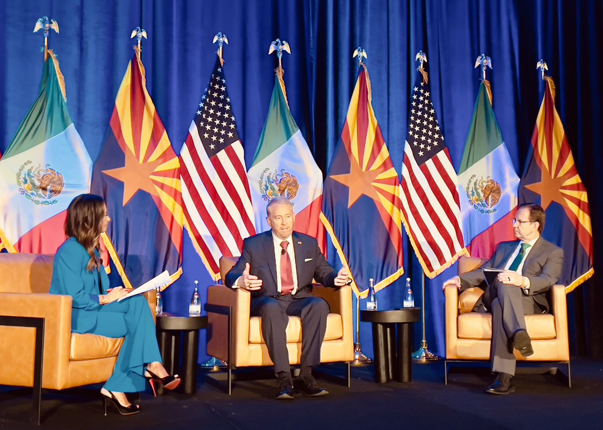 La capacidad de 🇺🇸#Arizona para competir en la economía global está directamente vinculada con 🇲🇽#México. Intercambiamos 400 mil millones de pesos. Hay grandes oportunidades en sectores que están dando forma al futuro: semiconductores, vehículos eléctricos, energía y manufactura