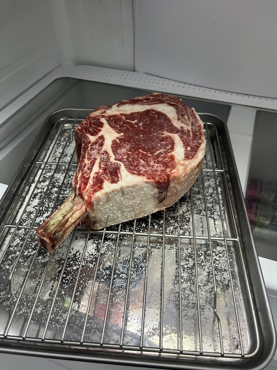 _bog_angel's tweet photo. Birthday Steak🥩🎂 https://t.co/uTwFJ168wP
