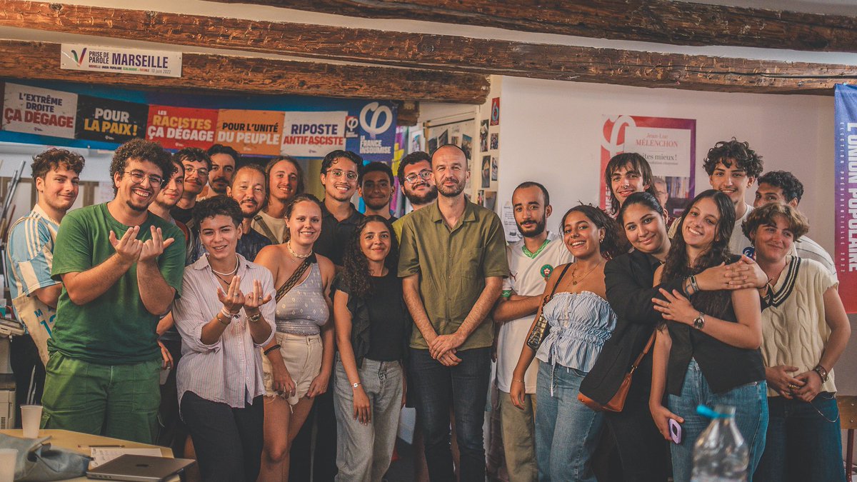 Plus d’une trentaine de jeunes étaient présent•es ce soir à l’occasion de notre apéro thématique sur la précarité étudiante ! 💪

Merci à nos intervenant•es ainsi qu’à l’<a href="/ue_amu/">Union Étudiante Aix-Marseille</a> et à <a href="/mbompard/">Manuel Bompard</a> d’avoir pu échanger avec nous sur cette thématique qui est nécessaire d’aborder. 🙏