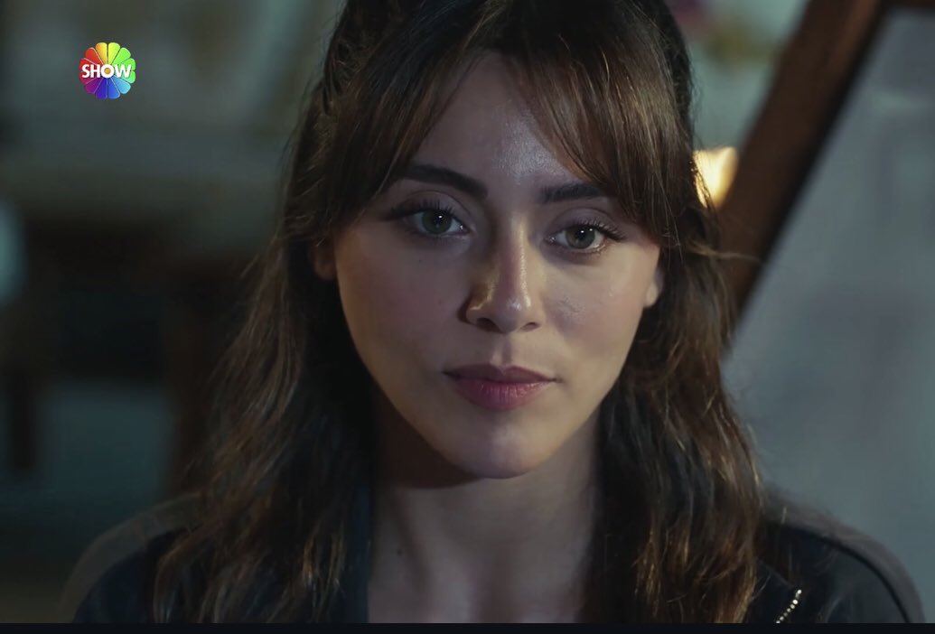 Ülkede her şey normalmiş gibi sesinizi çıkaramazken “gerçek bir hayat hikayesine” verilen tepkiyle gücünüzü göstermeniz de sizlerin nasıl bir zihniyette olduğunuzun kanıtıdır ey Türk Halkı.Şaka gibi bir ülkede yaşıyoruz gerçekten!!#kızılcıkşerbeti