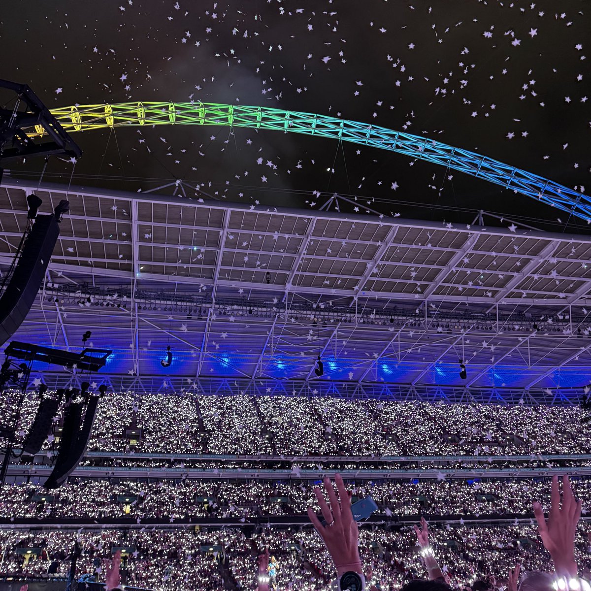 PHiLiNE 🌈🌙🎶🩵 tweet media