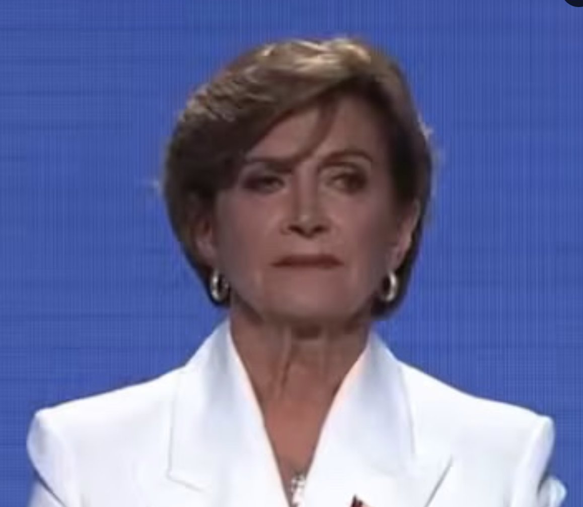 No hay traje, peinado ni maquillaje que puedan esconder el alma en todo momento. Y el alma de esta mujer no es buena. 
No importa que muestre una vocecita dulce, una sonrisa amorosa ni que se presente como cercana, dialogante, eficiente y dueña de un liderazgo a toda prueba. Ya