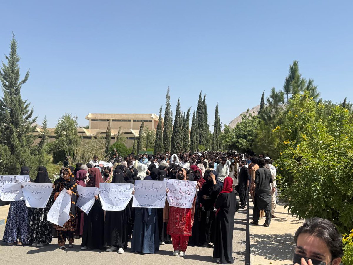 BSAC_KHUZDAR's tweet photo. 2. Shut down. There is chance of police crackdown and detention of the students. For such a situation the police, district administration &amp; university admin shall be responsible for any unavoidable incident.
We have our basic right to protest against the wrongful acts. https://t.co/GXE7L8QJhh