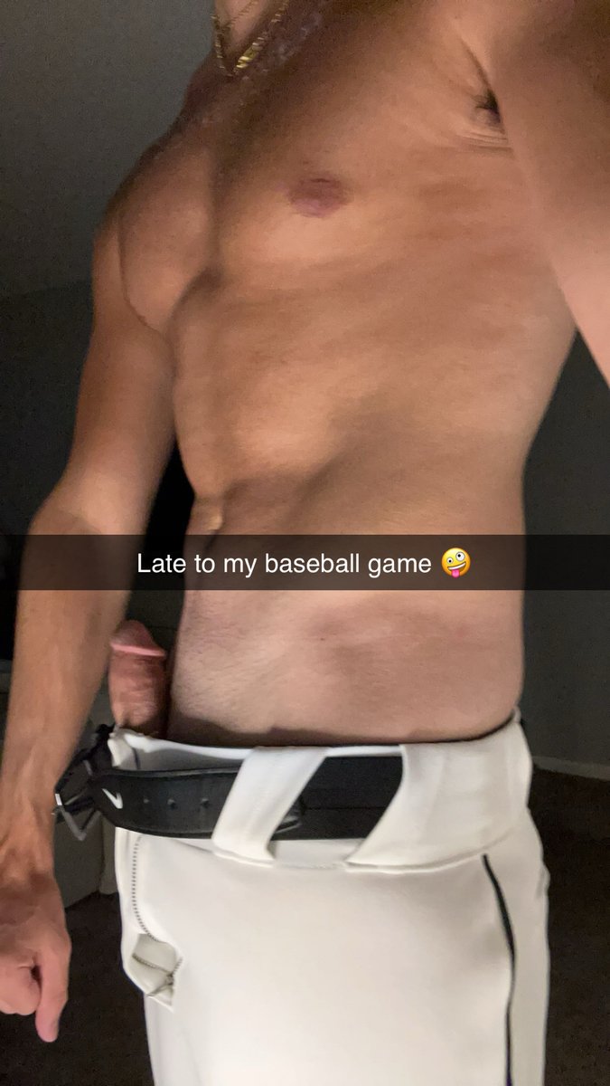 jordanvalenn's tweet photo. Late to my baseball game https://t.co/PNGPrHIQ5k