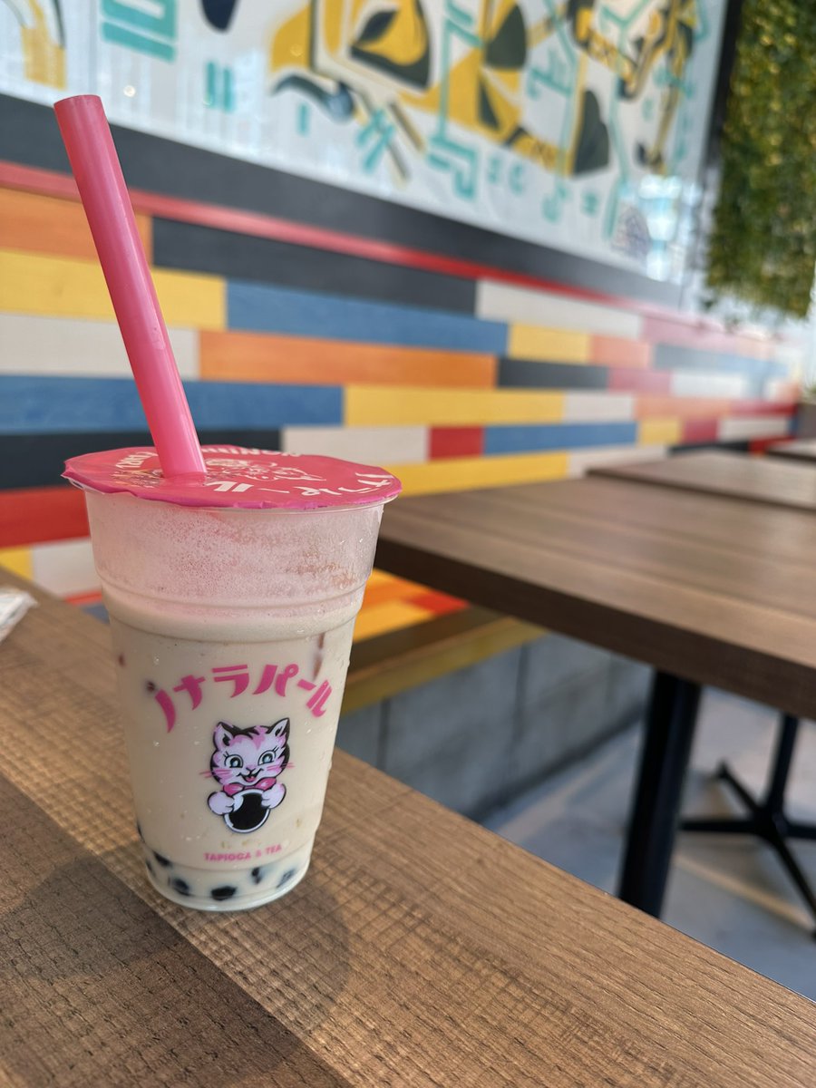 formachika's tweet photo. ネコは可愛いけど、店員さんが塩対応w https://t.co/70GfriHK83