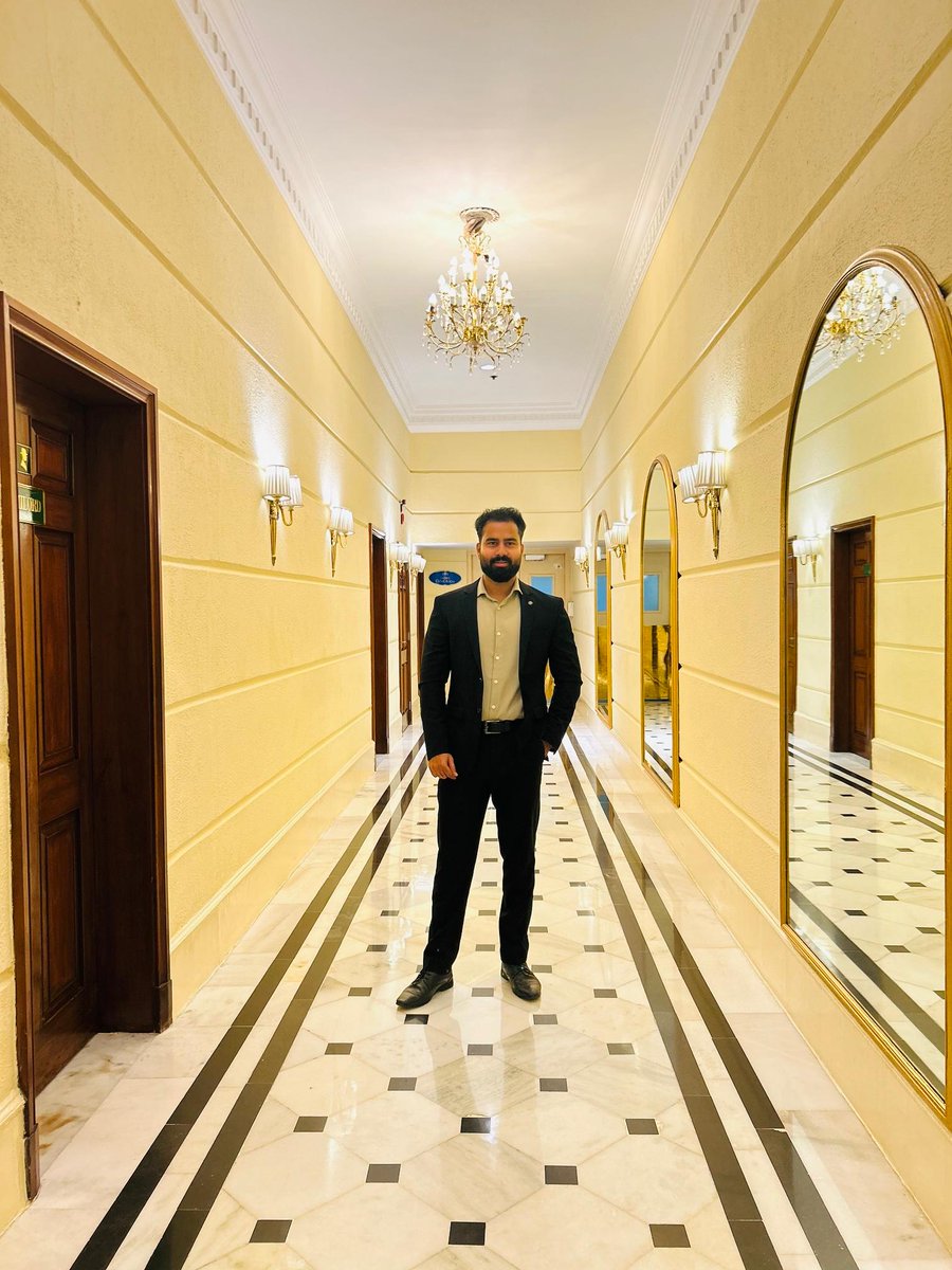 naqueeb_raza's tweet photo. Where conversations turn into opportunities. ✨✌🏻

#BusinessConclave #ICICILombard #ITCWindsorBengaluru https://t.co/uAXJqtdgQ1
