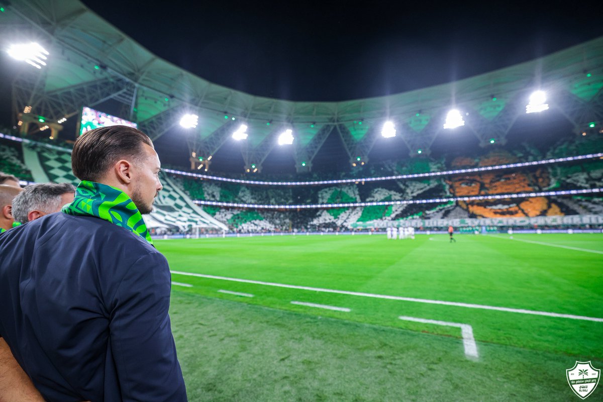 ALAHLI_FC's tweet photo. 💚 عشاق .. على حبه اجتمعوا 
#الأهلي_الهلال
#دوري_روشن_السعودي | #عزنا_بطبعنا https://t.co/DH95SfmZTX