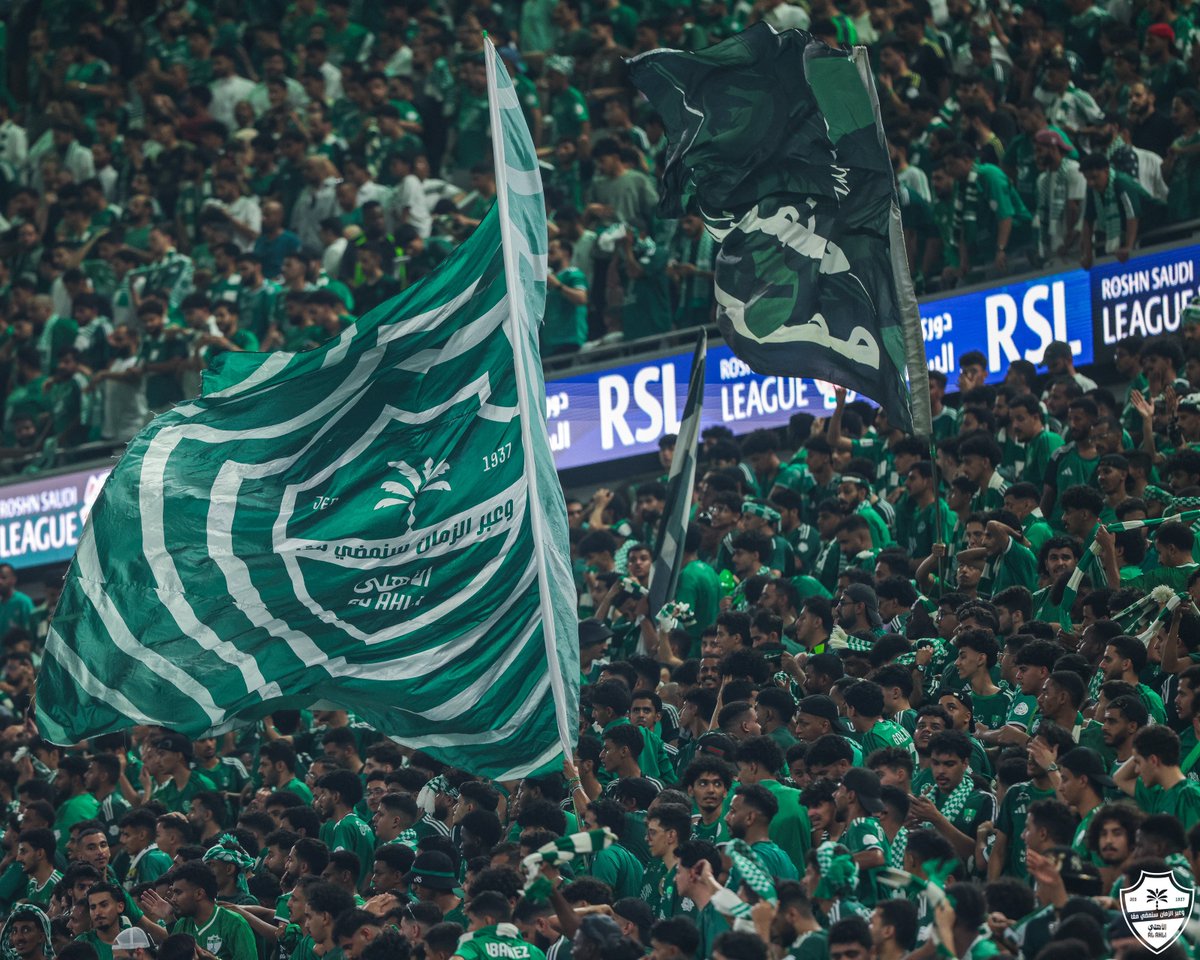ALAHLI_FC's tweet photo. 💚 عشاق .. على حبه اجتمعوا 
#الأهلي_الهلال
#دوري_روشن_السعودي | #عزنا_بطبعنا https://t.co/DH95SfmZTX