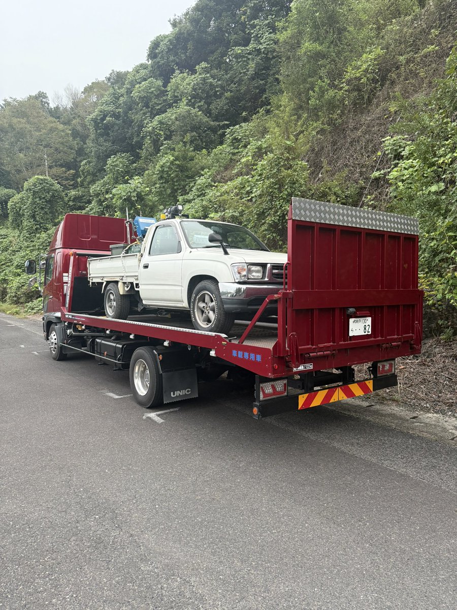 今日からスタッフ２名は、栃木、北海道へ削蹄へ🐮
自分はお手伝いさんを連れて牛舎の滑り止めに出発です🚚
今回は鹿児島、徳島、香川、栃木、三重と続く長いツアー！
事故の無いよう気をつけて行っていきます🫡
