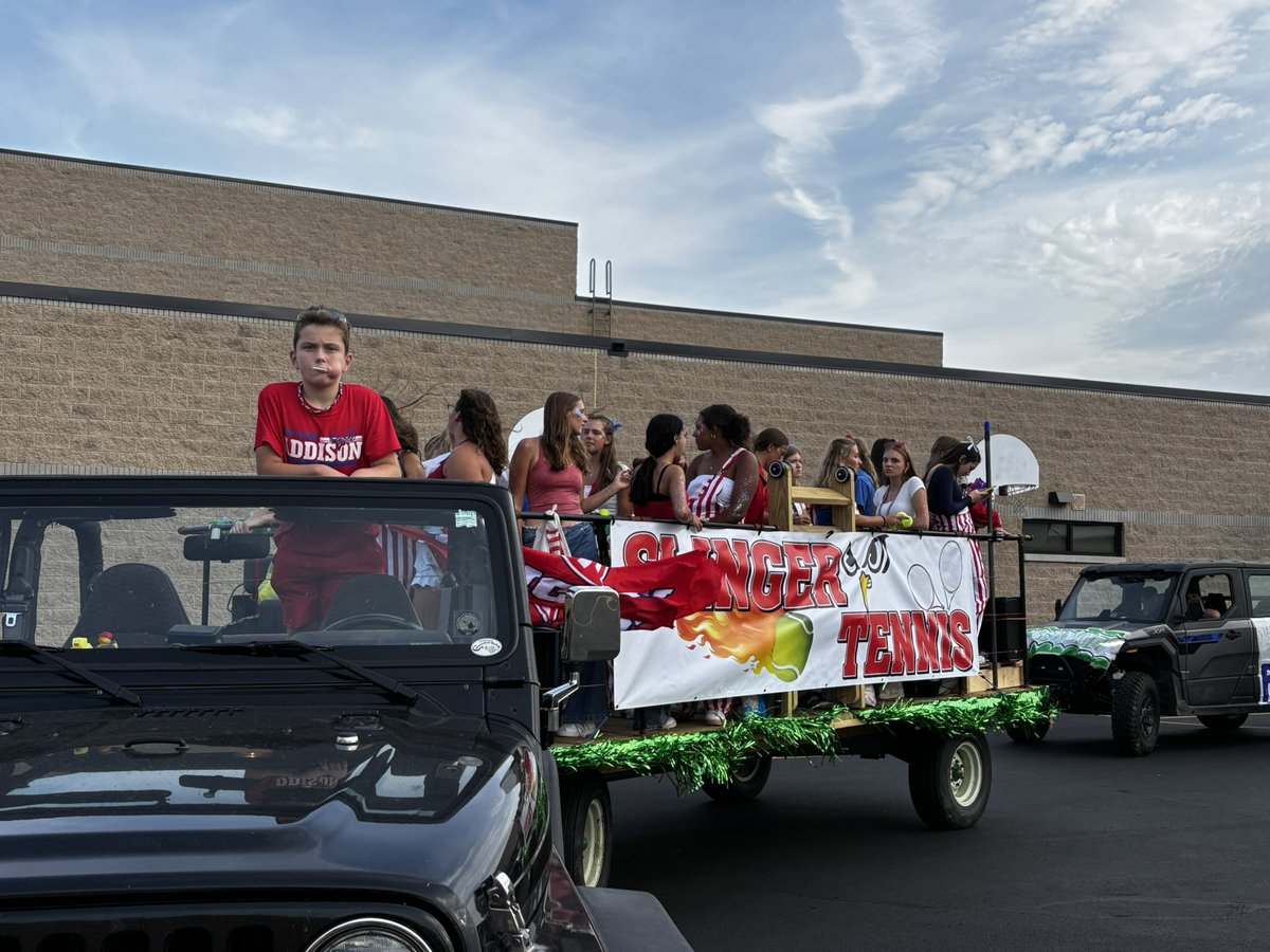 Slinger_Tennis's tweet photo. It is parade time! https://t.co/bVMS0lQYfH