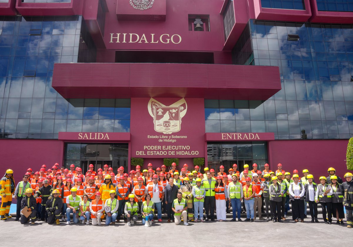 juliomenchaca_'s tweet image. Evacuamos de manera ordenada a 1,606 servidoras y servidores públicos, 3 personas con discapacidad y 64 visitantes del edificio del Poder Ejecutivo, en un ejercicio que permite salvaguardar la integridad de todas y todos.

#LaPrevenciónEsNuestraFuerza 
#SimulacroNacional2025…