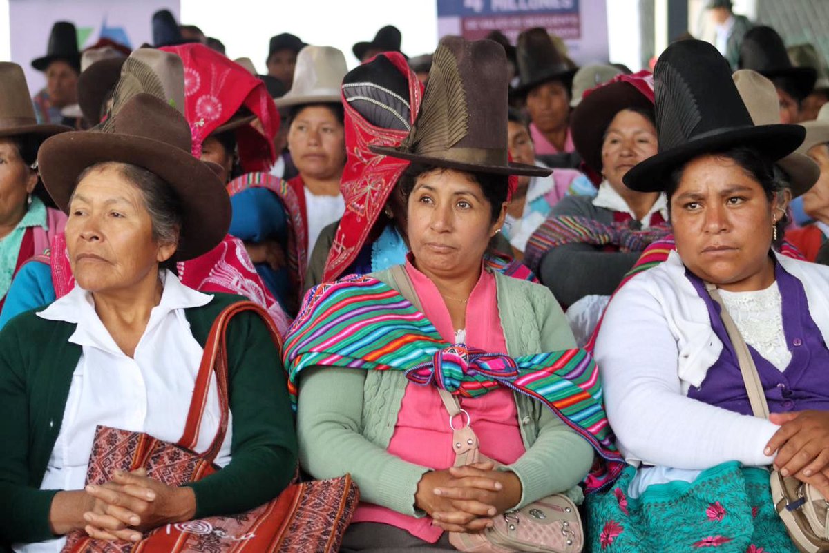 MinemPeru's tweet image. 📌#NotaDePrensa
#Áncash | Desde el distrito de Taricá, Huaraz, la viceministra de Hidrocarburos del MINEM encabezó el acto simbólico del canje N.º 4 millones del Vale de Descuento FISE en la región, programa que permite a las familias vulnerables acceder al balón de GLP a menor