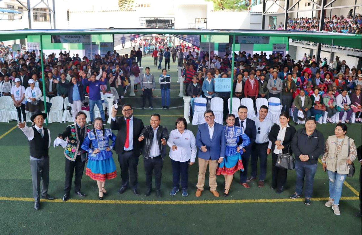 MinemPeru's tweet image. 📌#NotaDePrensa
#Áncash | Desde el distrito de Taricá, Huaraz, la viceministra de Hidrocarburos del MINEM encabezó el acto simbólico del canje N.º 4 millones del Vale de Descuento FISE en la región, programa que permite a las familias vulnerables acceder al balón de GLP a menor