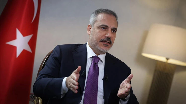 Hakan Fidan, ministro de exteriores de #Turquia: "Los últimos acontecimientos han demostrado que #EEUU no tiene tanta influencia sobre #Israel como se pensaba, incluso podría ser al revés". "Israel nunca ha querido la solución de los dos estados", añadió.

hispanatolia.com/que-hay-tras-l…