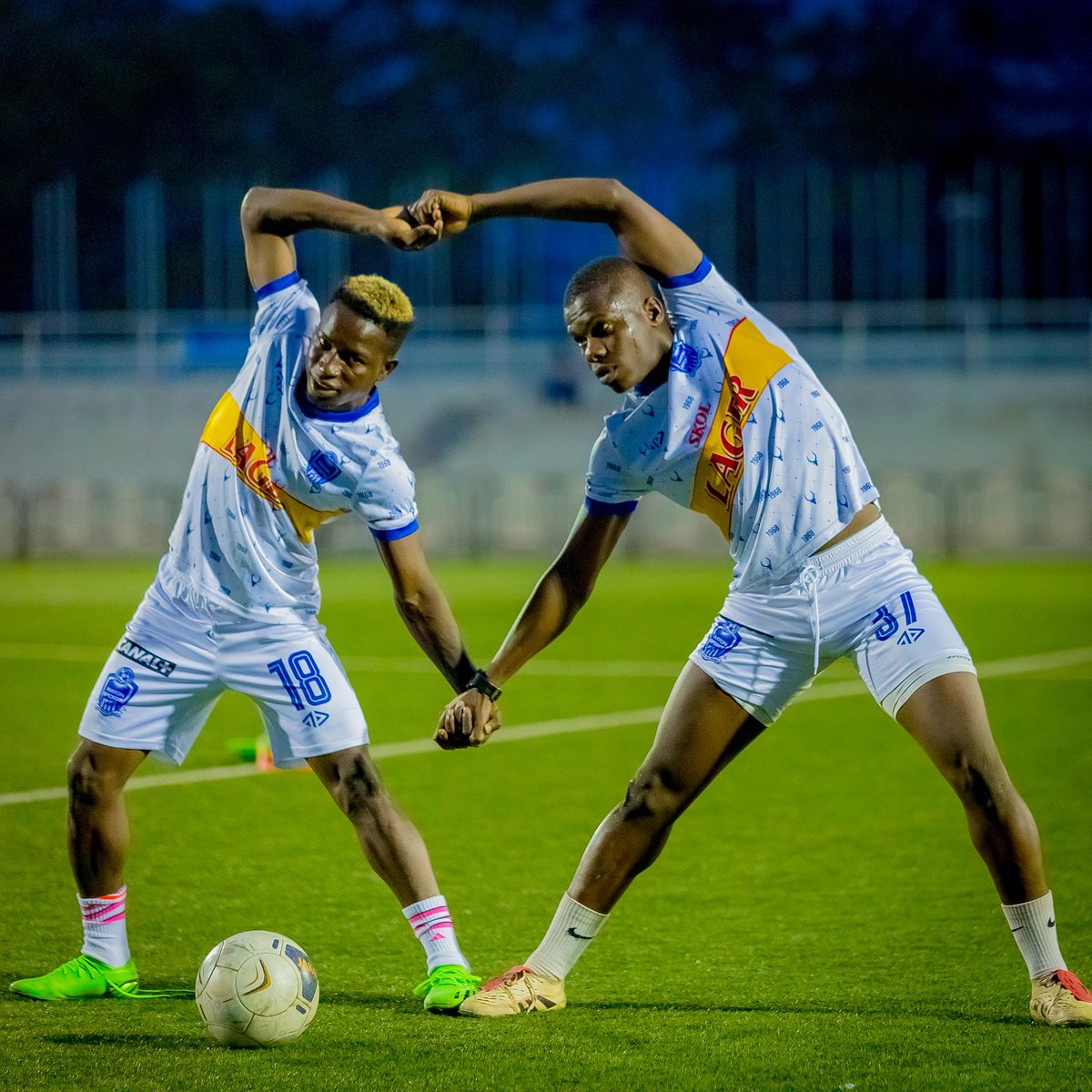 Anarwabuneza's tweet photo. Ibirori mu birori i Kigali:
Iyi kipe y'ubururu n'umweru, ejo (20/9/2025) ifite urubanza. Tubizirikane na byo. #RAYSING #Pelestadium #Cafchampionship
Oh Rayon!
@rayon_sports @RwandaLeague @FERWAFA https://t.co/4G9vYVe8Pd